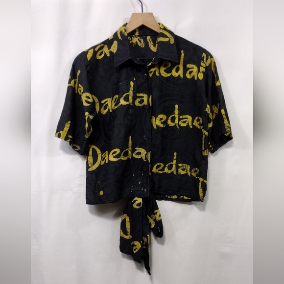 Tops - Women's Graphic Button Shirt Women's M Black Yellow Grunge Rockabilly Boho Retro